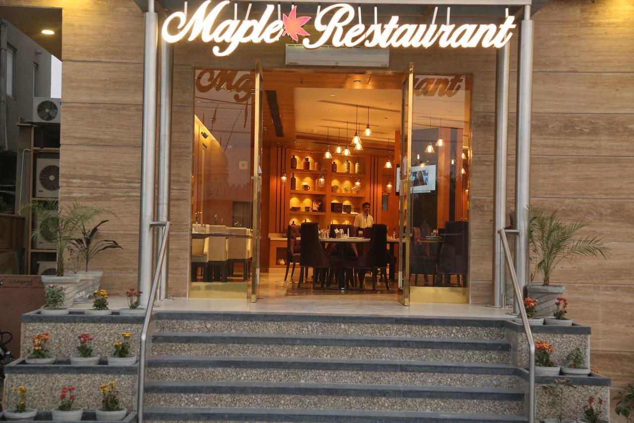 Hotel Maple Grand à Agra  Extérieur photo